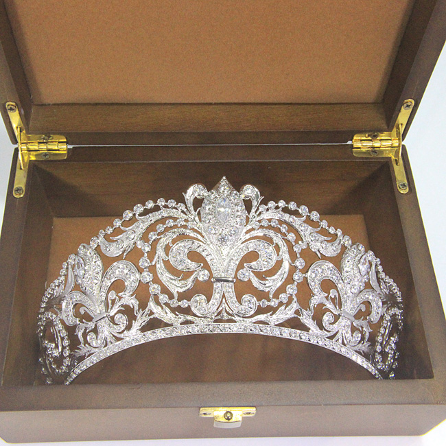 Tiara Flor de Lis Reina Sofia Aderezos Castellonera Joyería