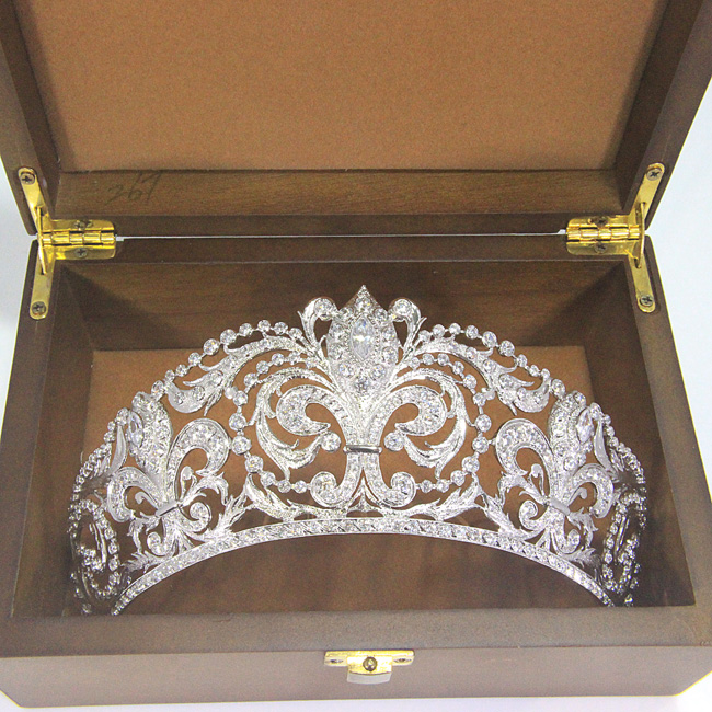 Tiara Flor de Lis Reina Sofia Aderezos Castellonera Joyería