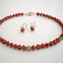 Collar y Pendientes Coral Cubo